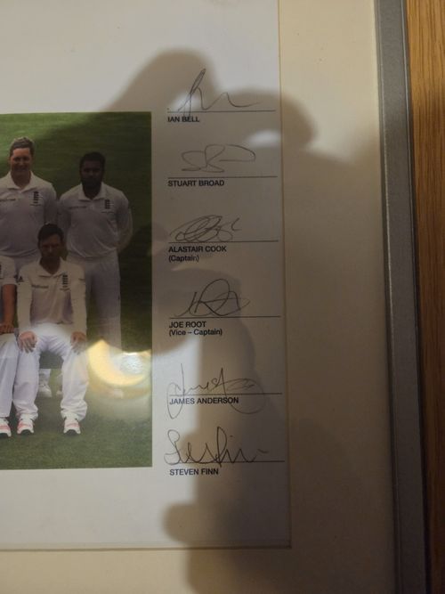 England Ashes Cricket Test Squad Signed Framed Photograph with LOA — image 4