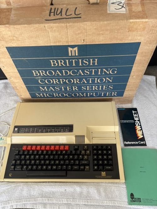 BBC Master 128 Computer Boxed + Manuals - Powered On - Good cond - PSU Cap Fault
