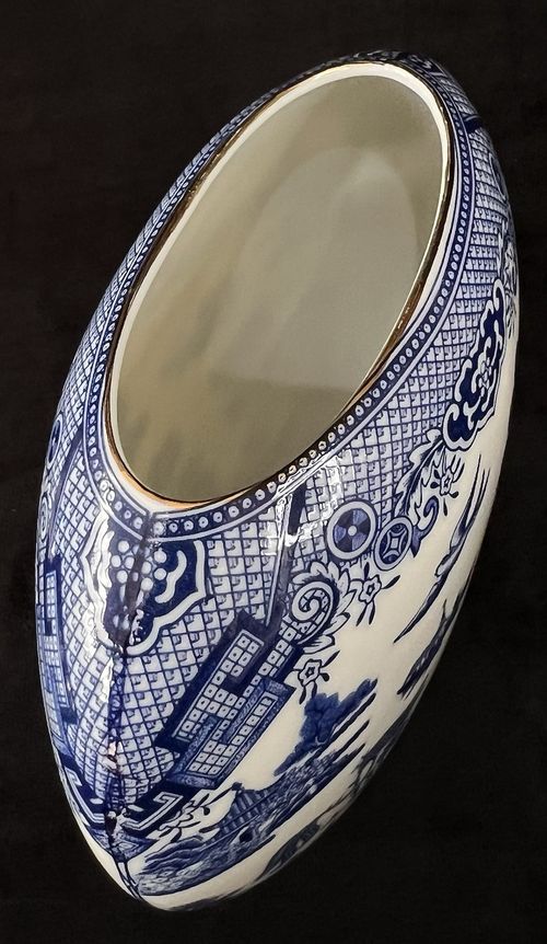 Blue Willow Pattern Flat Oval 6.4” Vintage Bone China Decorative Vase — image 2