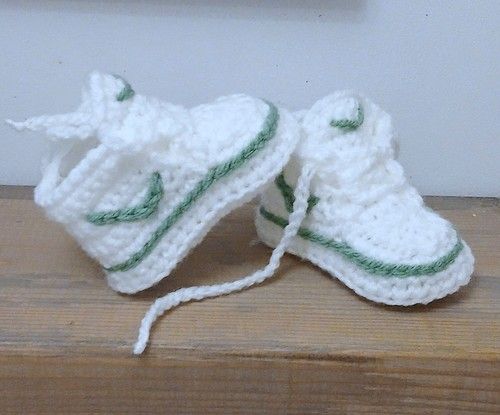 NEW BABY CROCHET SHOES TRAINERS SNEAKERS BOOTIES WHITE GREEN HANDMADE  shoes 