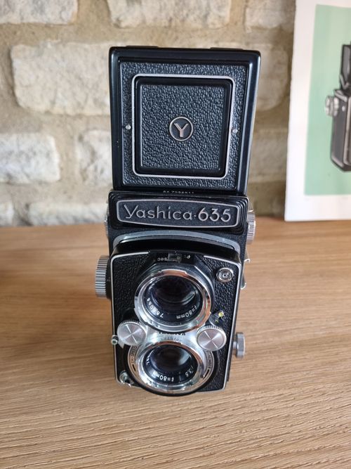 Yashica-635 Twin Lens Reflex TLR 120 Film Camera. 80mm F3.5 Yashikor Lens & Case — image 10
