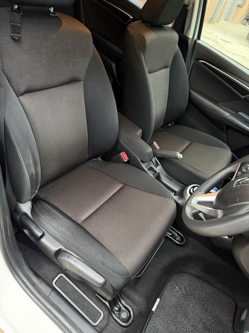 Honda Fit — image 6