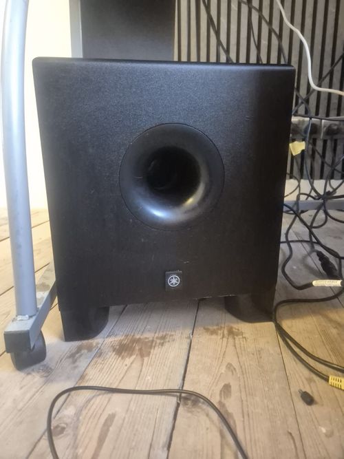 Yamaha Studio Subwoofer Wired Connectivity Black Rectangle & Yamaha HS5 Speakers — image 3