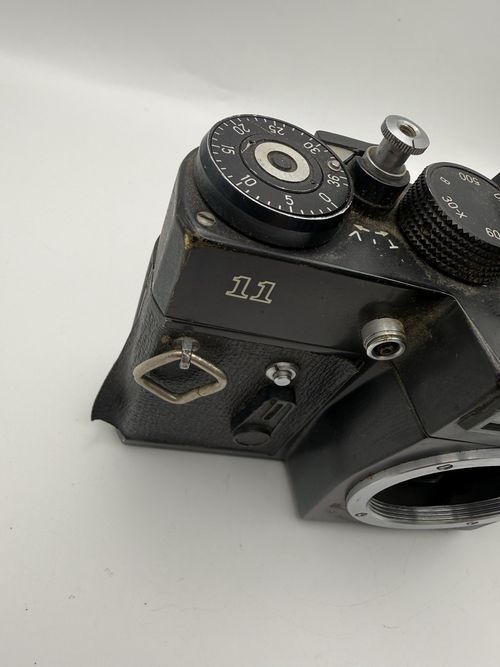Vintage Zenit 11 35mm SLR Film Camera Body USSR M42 Mount - Working  — image 4
