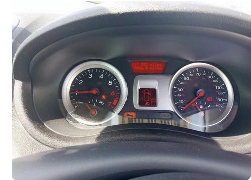 Renault Clio AUTOMATIC 1.6   2011  — image 7