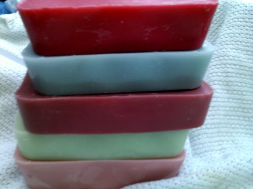 Scrap Candle Wax. 8 KG... DARK Colours and most lightly scented — image 4