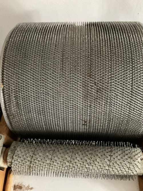 David Barnett Vintage wood Drum Carder Hand Crank wool fibre processing machine  — image 17