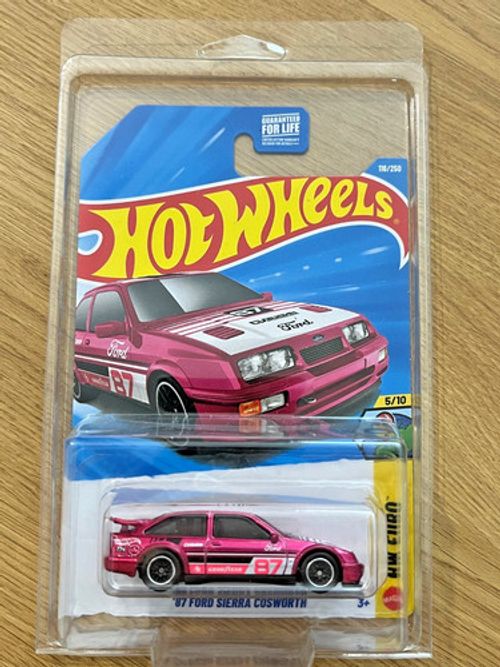Hot Wheels '87 Ford Sierra Cosworth Super Treasure Hunt