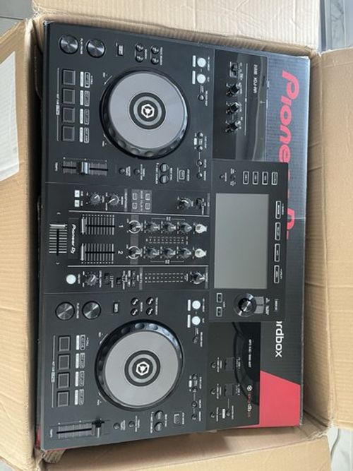Pioneer DJ XDJ-RR 2-Channel 2-Deck DJ Controller Built-in Mixer Beat FX Black