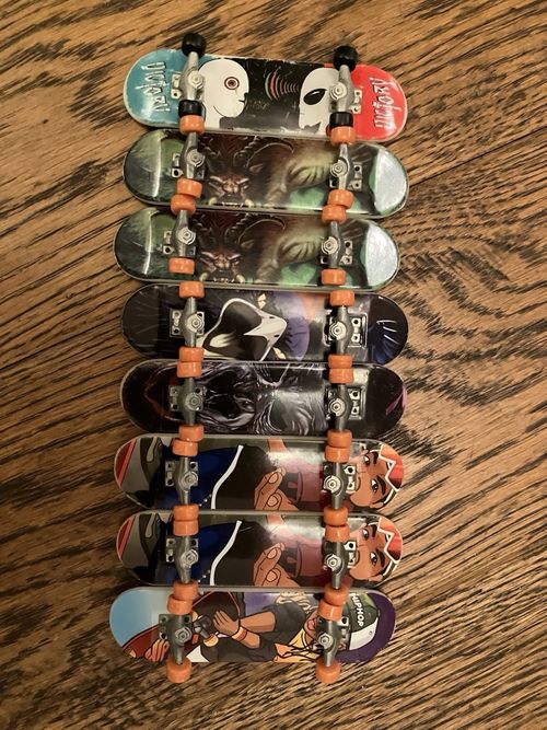 Tech Deck Fingerboard Skatepark Ramp Set with Loop, Quarter Pipe & Rail Beige — image 8