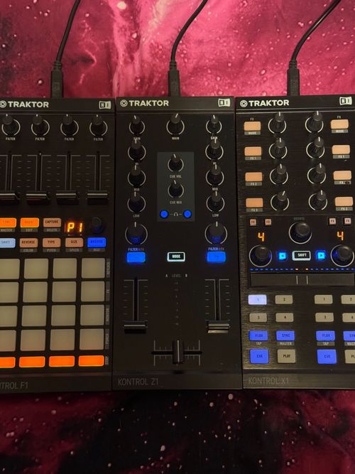 Native Instruments Traktor Kontrol Z1 + X1 MK1 + F1 DJ Controller Bundle — image 5