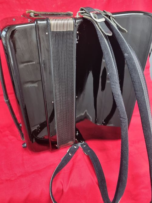 GERMAN 72 BASS ACCORDION — image 5