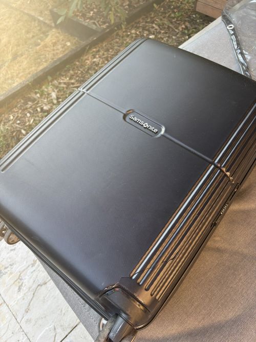 Hard Samsonite Roller Spinner Suitcase Black with Built in TSA Lock & 4 wheels — image 7