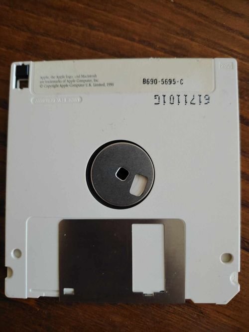 Vintage Apple Macintosh Classic M1420 7x Software Floppy Disks - Untested — image 4