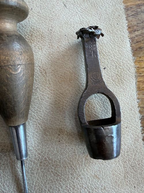 VINTAGE UPHOLSTERY/LEATHER WORKERS TOOLS  — image 17