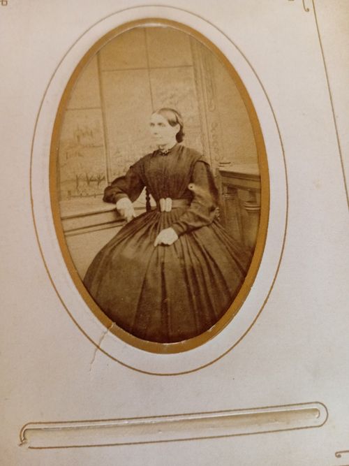 Antique Victorian Leather Photo Album 36 Cabinet Cards CdV D.R.P. ANGEM — image 23