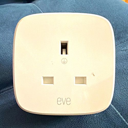 Eve Smart Plug UK Type G White Apple HomeKit Thread 220-240V 13A 20EBT8601