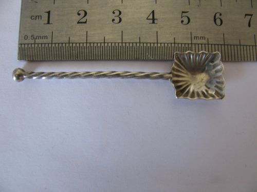 London Hallmarked Silver salt spoon — image 2