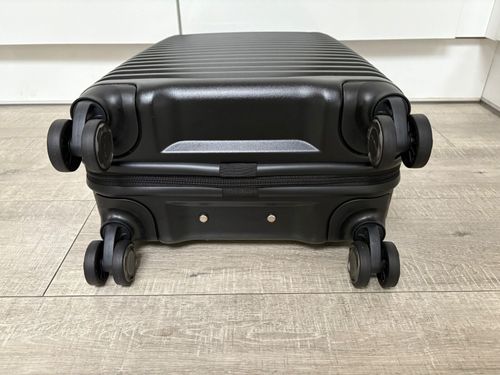 Cabin Size Hard Samsonite Suitcase in Black with Built in TSA Lock — image 7