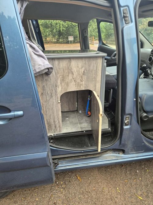 Citreon Berlingo Multispace 1.6 TDI 2012 Manual - Professional Camper Conversion — image 12