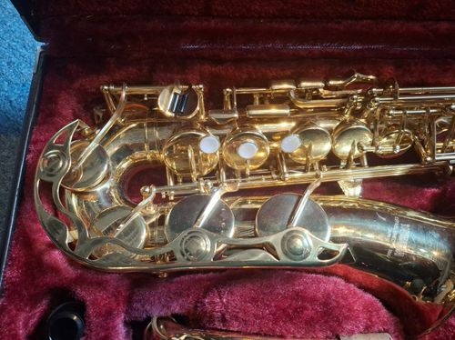 Yamaha Saxophone YAS25 with Hard Case Straps Reeds Etc Etc — image 3