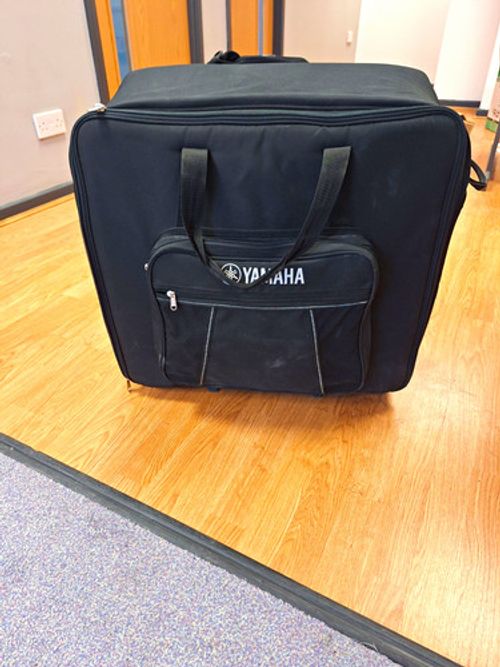 Yamaha Stagepas 400bt PA System Package Built-in Mixer w/ Stands Bag  Cables