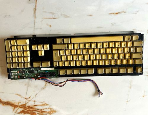 Commodore Amiga 500 A500 UK Keyboard Assembly – P/N 312502-12 – – Parts