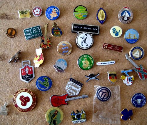 COLLECTION MIXTURE VINTAGE METAL ENAMEL & ACRYLIC JOB LOT PIN BADGES ALL SORTS