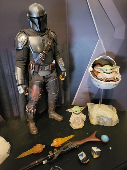 Hot Toys Mandalorian Grogu 1/6 Scale Figure Deluxe Version + Extras — image 3