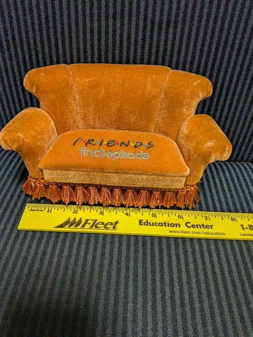 RARE- Friends Central Perk Mini fabric couch Last Episode — image 5