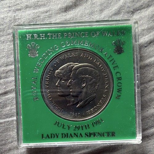 1981 Royal Wedding Crown Coin Commemorative Prince of Wales & Lady Diana