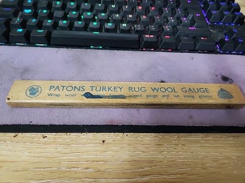  VINTAGE TURKEY RUG WOOL - PATONS BALDWINS WOOL GAUGE DIVIDE