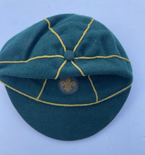 Bukta British Boy Scouts Cub Scouts Cap & Badge + Small Schoolboy Cap 1950s 60s — image 2