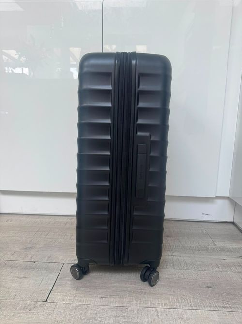 Large + Cabin Samsonite Suitcase with TSA Lock & Expandable Capacity - Blk — image 4