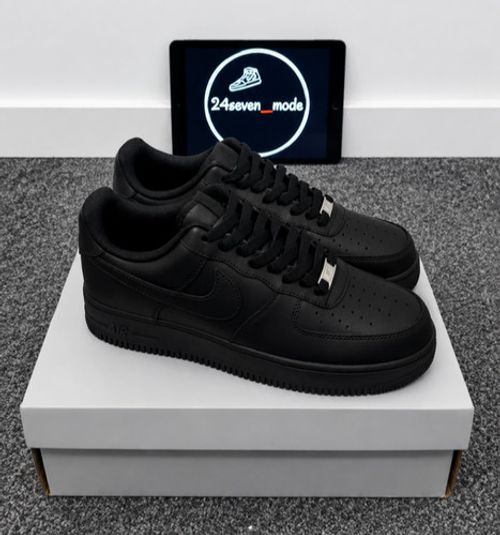 Nike Air Force 1 Low BLACK - BRAND NEW - MULTIPLE SIZES - FREE DELIVERY