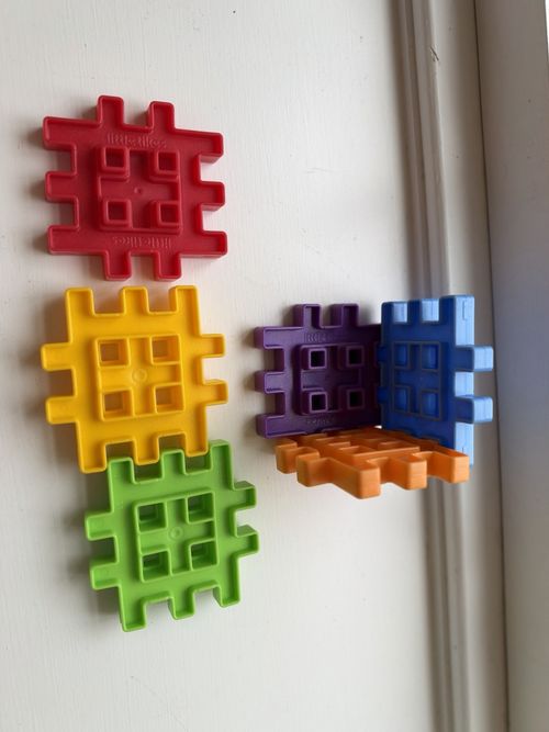Sensory connecting toys nuby spinning cogs little tikes building tiles — image 7