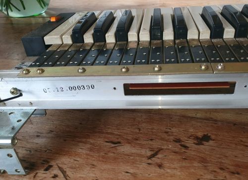 61-Key Diving Board Keyboard Bed from Hammond B250 — image 3