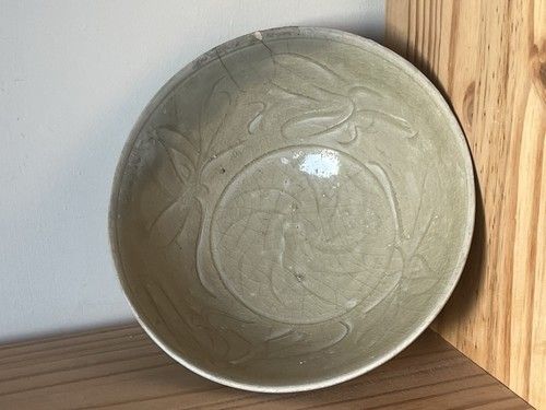 Chinese Longquan Celadon Bowl Carved Floral Design Yuan Dynasty 17.5cm Diameter