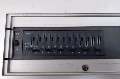 Vintage Rare Sharp VC-9700H VCR VHS Turns On/Faulty/Doesn't take tape in — image 12