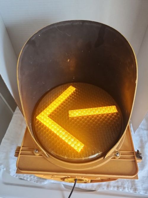"TCT" TRAFFIC CONTROLS TECH;Yellow Traffic Signal ARROW Light; Plug-In Cord
