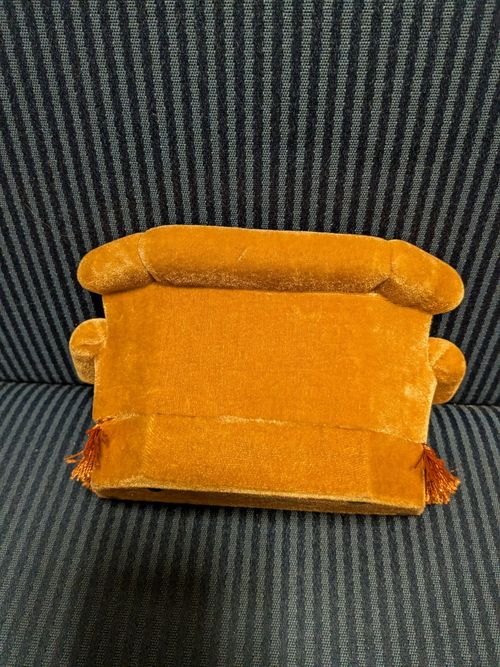 RARE- Friends Central Perk Mini fabric couch Last Episode — image 3