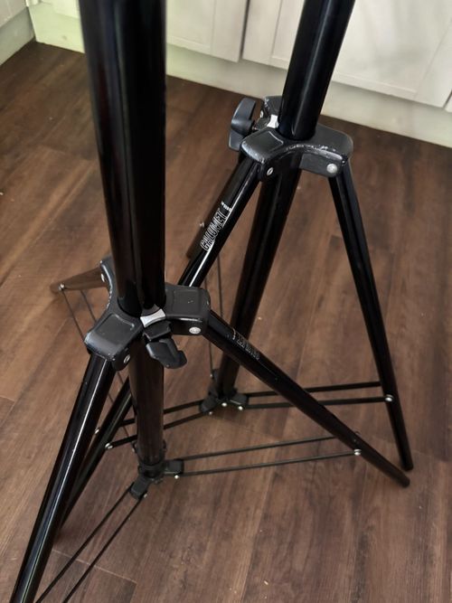Studio Background Kit inc Stands, Extendable Poles & Green Background Cloth — image 6