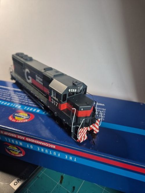 Athearn HO Scale Diesel Locomotive GUILFORD , GP40-2