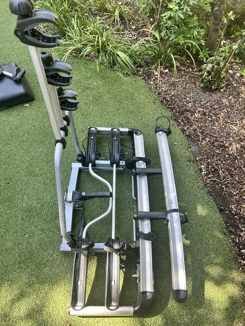 Thule Euroclassic G6 929 Three-Bike Carrier Rack with Fourth Bike Clasp Secure — image 2