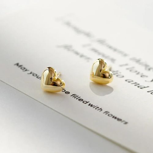9ct gold  stud earrings heart design 6 mm pair — image 3