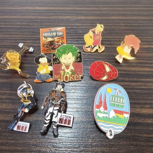 Vintage pin badges Joker & Spiderman & Actionman & Tasmanian devil vs lot of 10