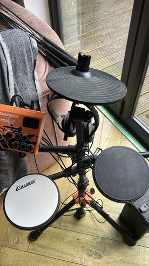 Adjustable Drum Throne Stool with Padded/Foam Seat, Metal Tripod Base Black