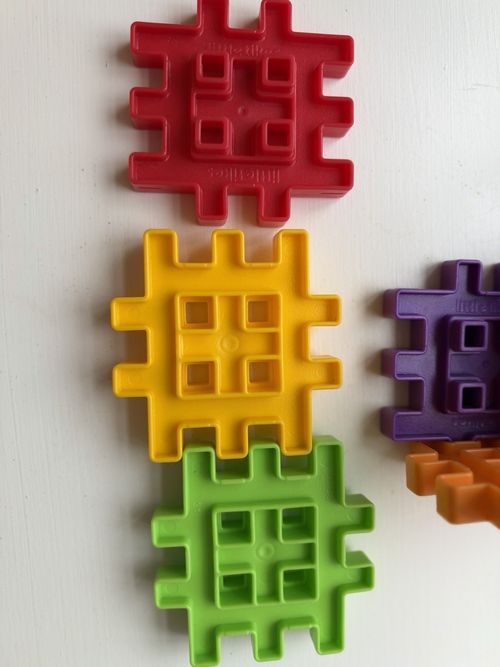 Sensory connecting toys nuby spinning cogs little tikes building tiles — image 8