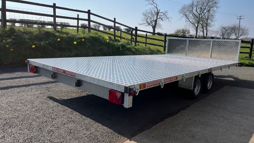 FLAT BED  BESPOKE/ MADE TO MEASURE- BRAKED TRAILER — image 6