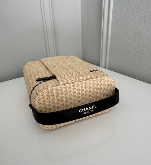 Chanel Les Beiges Raffia Makeup Bag Vanity Case Limited Edition  — image 12